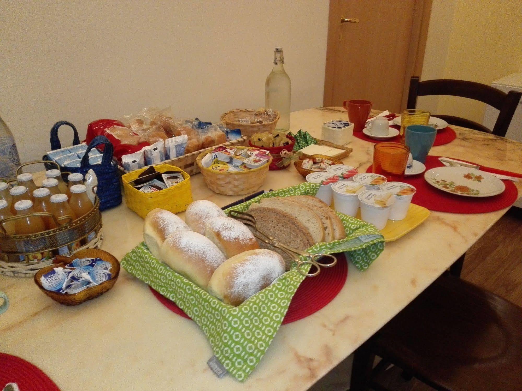 נאפולי Bed And Breakfast Casa Mariella מראה חיצוני תמונה